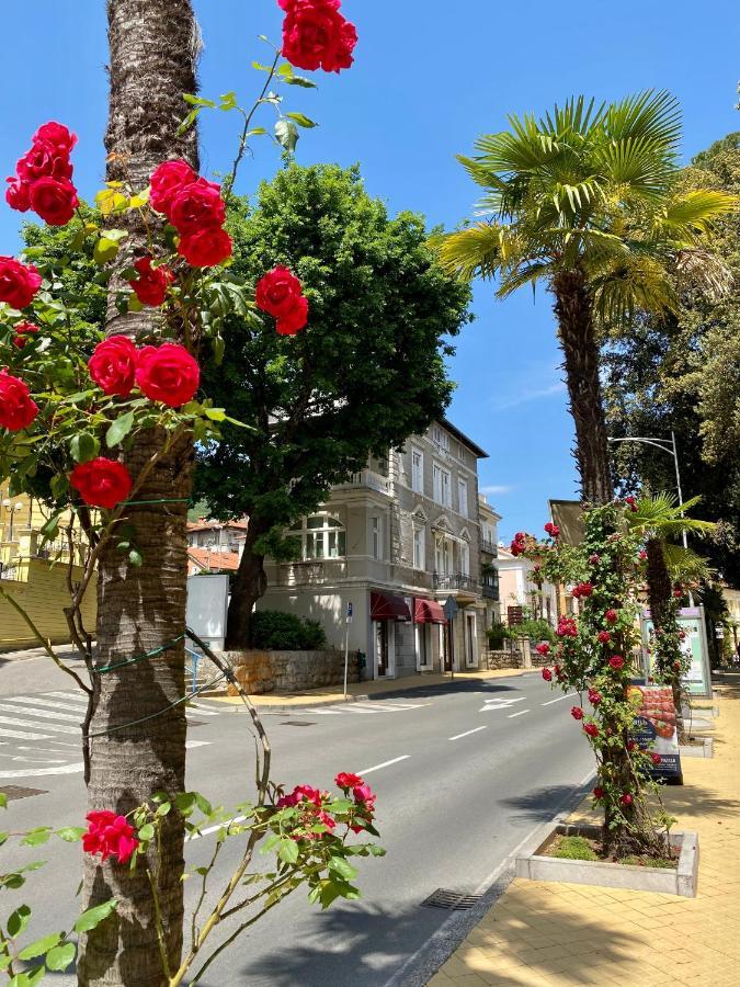 Villa Sokol Apartments Opatija Center Екстер'єр фото