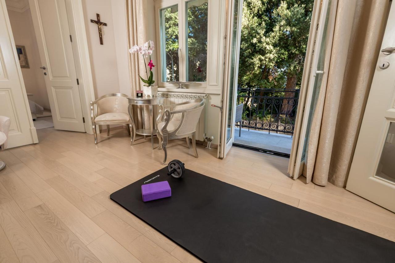 Villa Sokol Apartments Opatija Center Екстер'єр фото