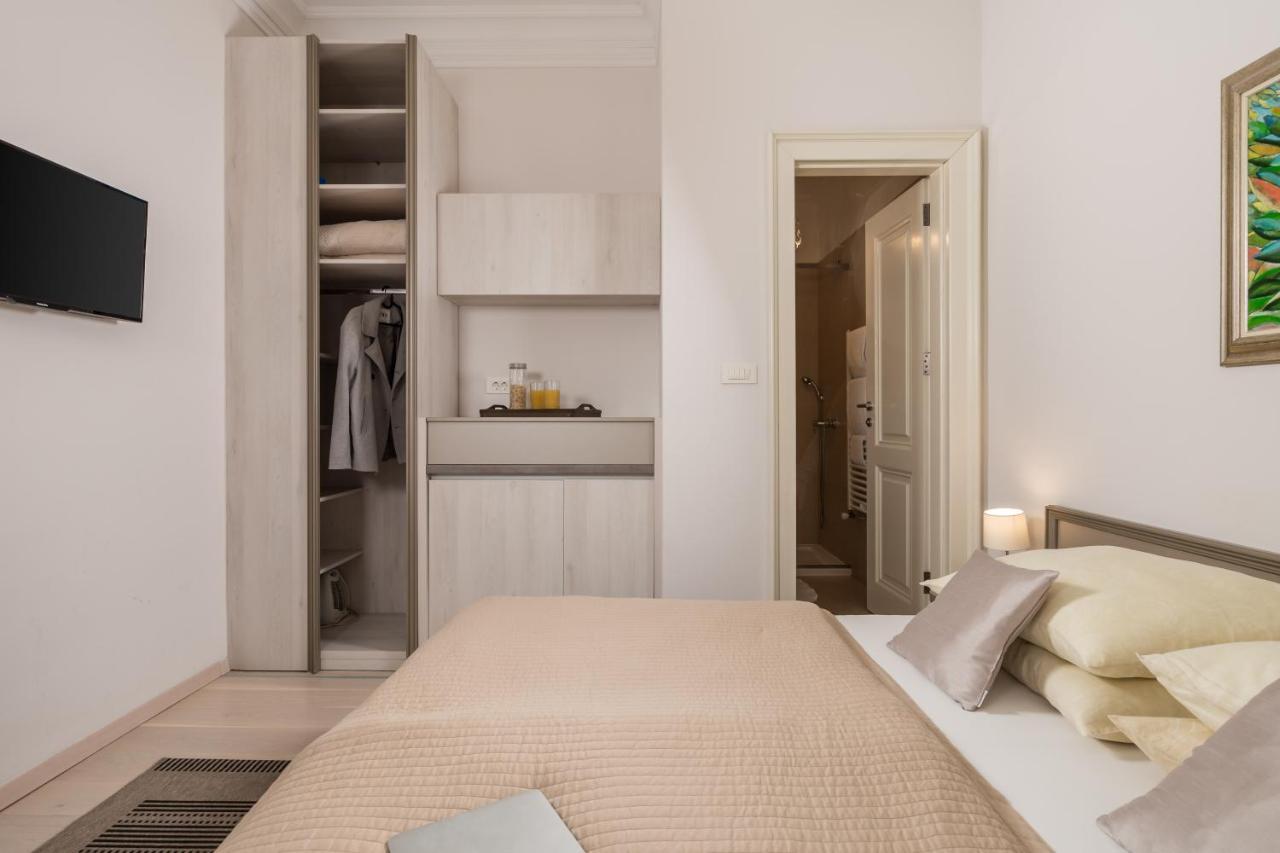 Villa Sokol Apartments Opatija Center Екстер'єр фото