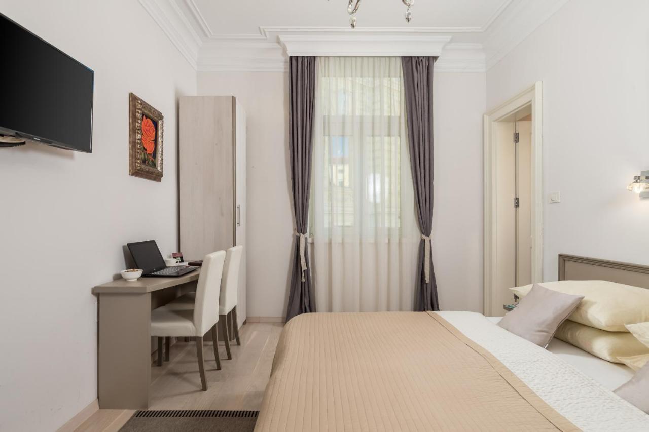 Villa Sokol Apartments Opatija Center Екстер'єр фото